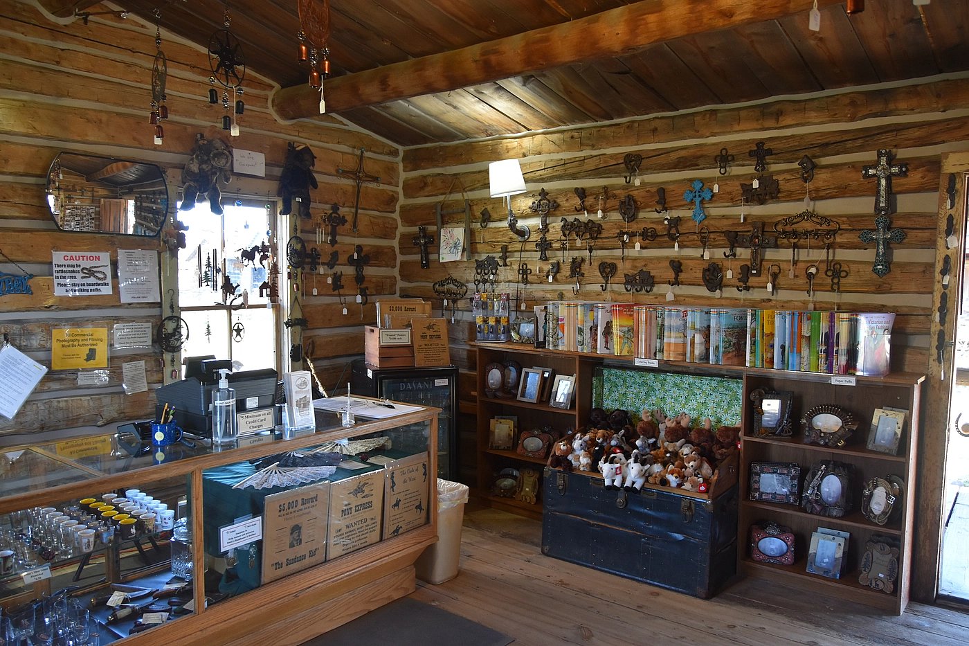 Marquette cabin in Cody WY interior