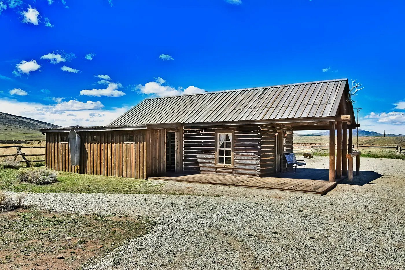 Side view of Rosies Roadhouse and Brothel near Cody WY