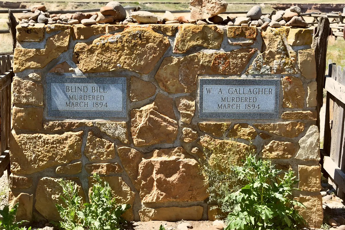 WA Gallagher and Blind Bill Hoolihan grave near Cody WY